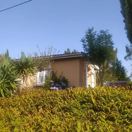 Maison Dans Un Ecrin De Verdure Le Fouilloux